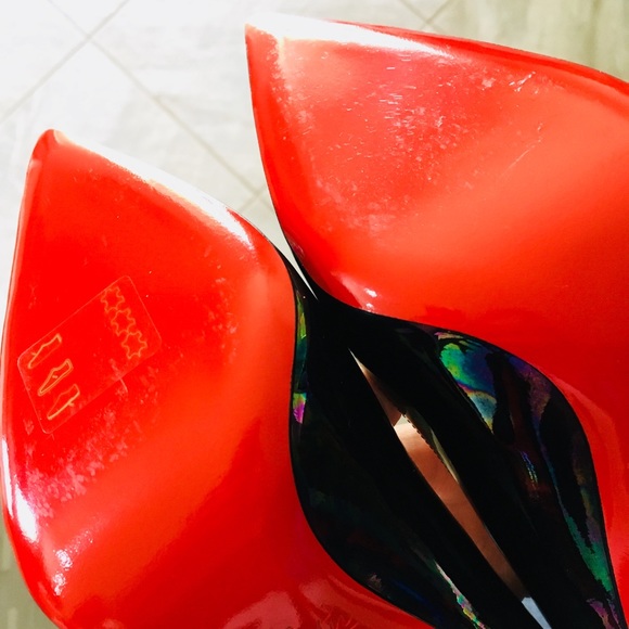 Christian Louboutin Pigalle Follies Patent Stellar - Picture 4 of 5